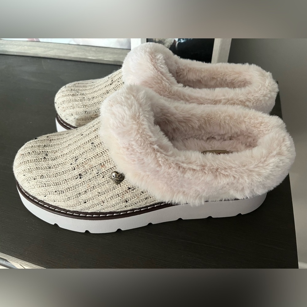 Skechers BOBS Plush Cream Slippers